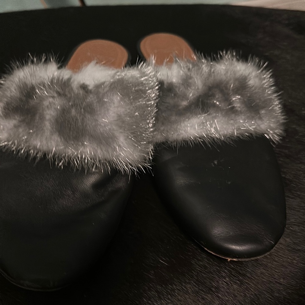 Silver fluff sandals